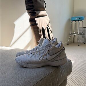 Lebron nxxt white